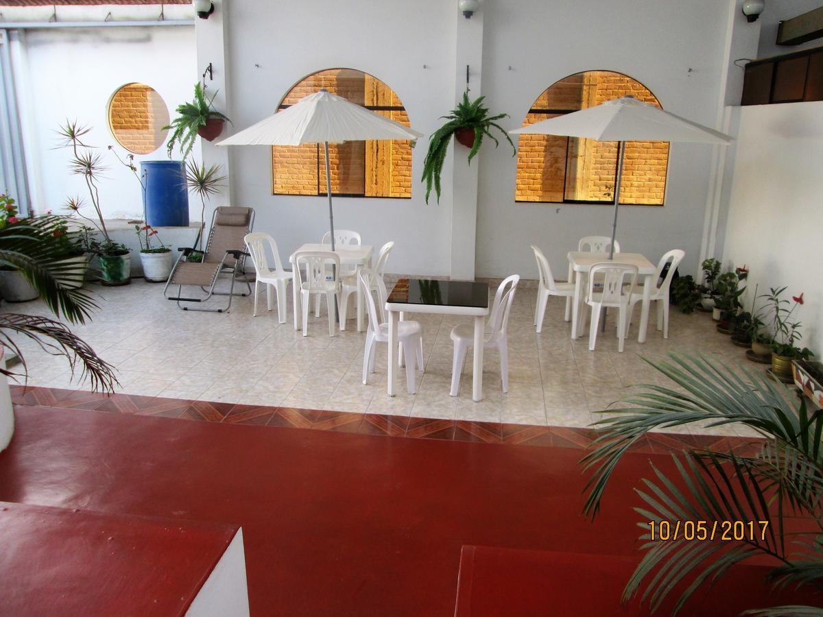 Hostal Caprichos Huacho Exterior foto