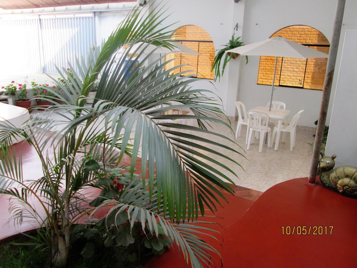 Hostal Caprichos Huacho Exterior foto