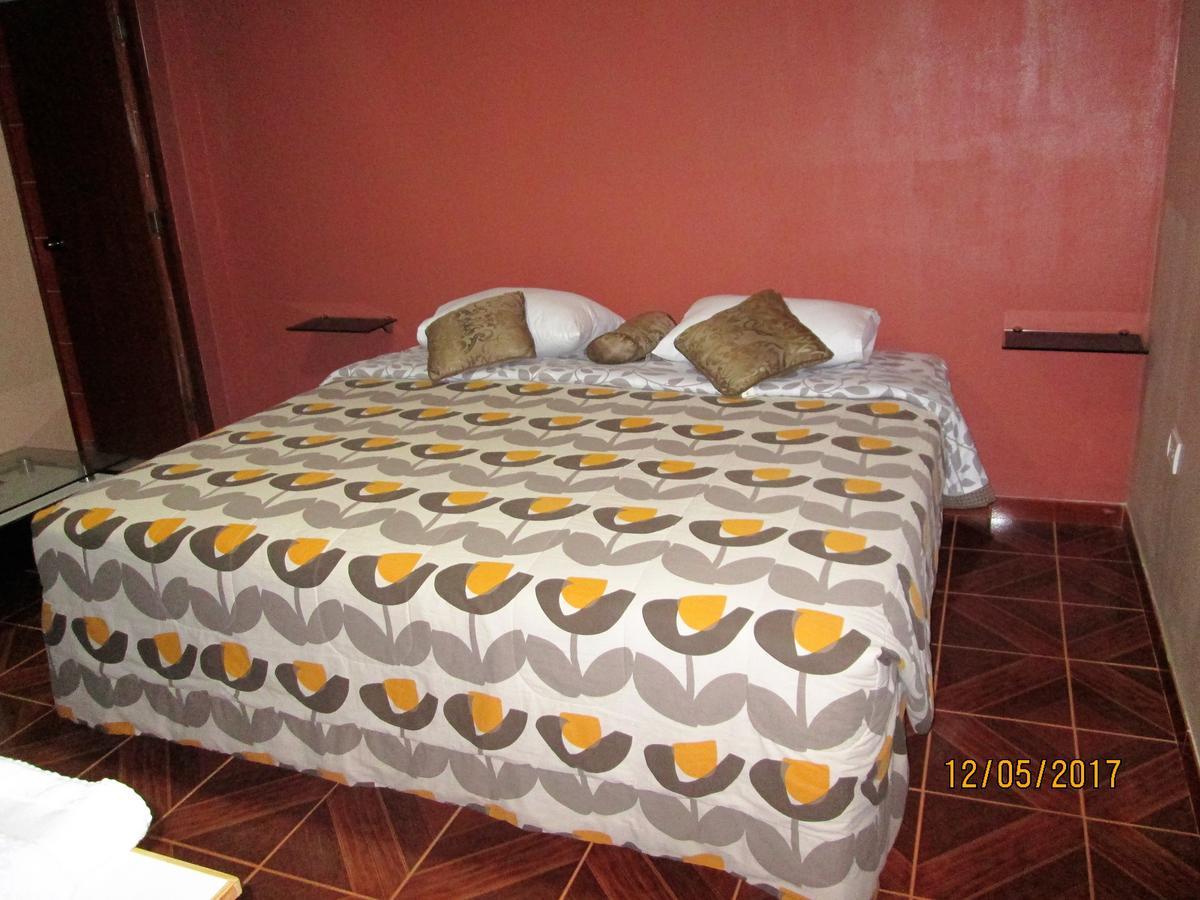 Hostal Caprichos Huacho Exterior foto