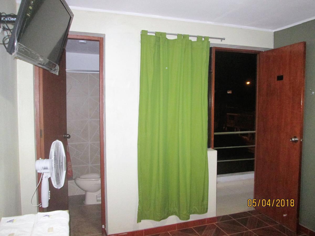 Hostal Caprichos Huacho Exterior foto