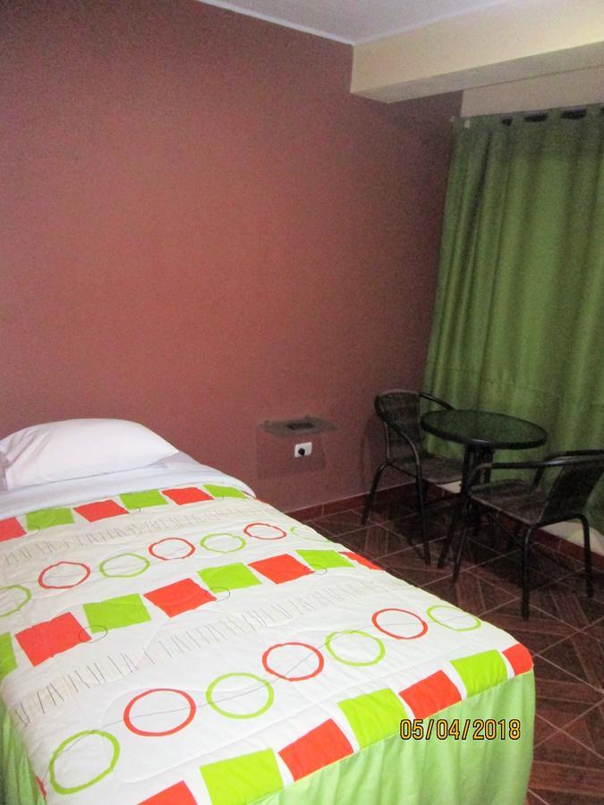 Hostal Caprichos Huacho Exterior foto