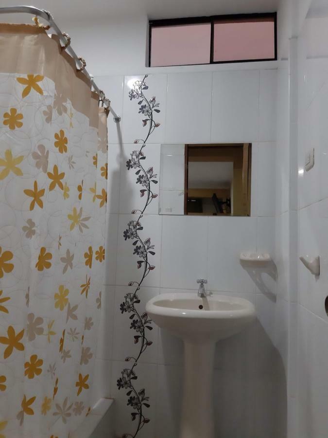 Hostal Caprichos Huacho Exterior foto