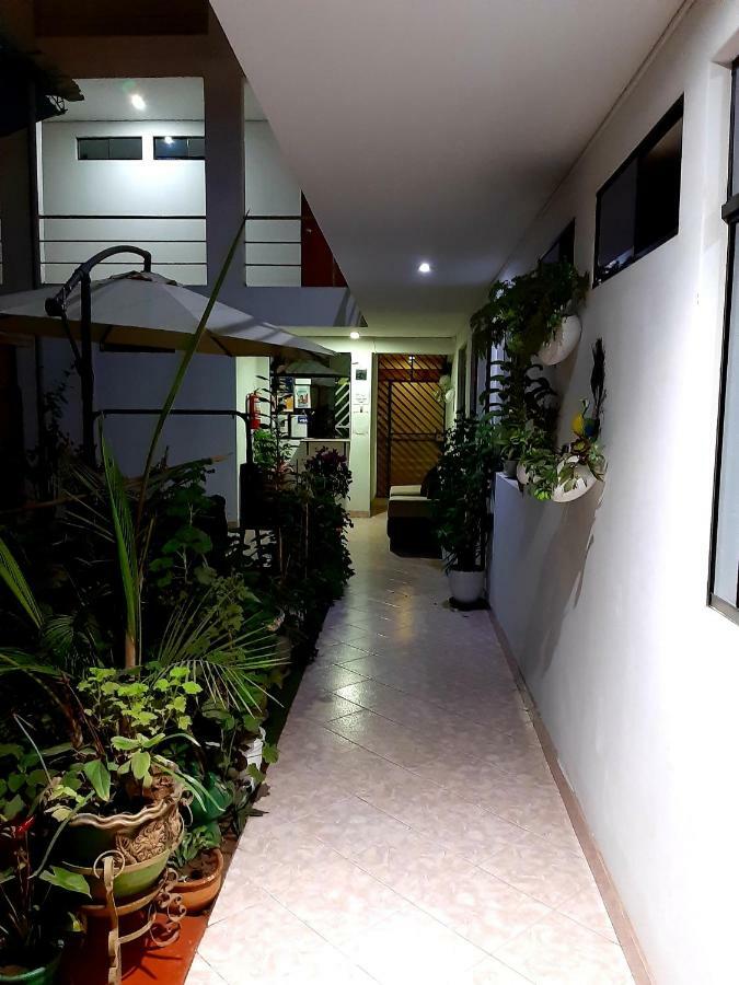Hostal Caprichos Huacho Exterior foto
